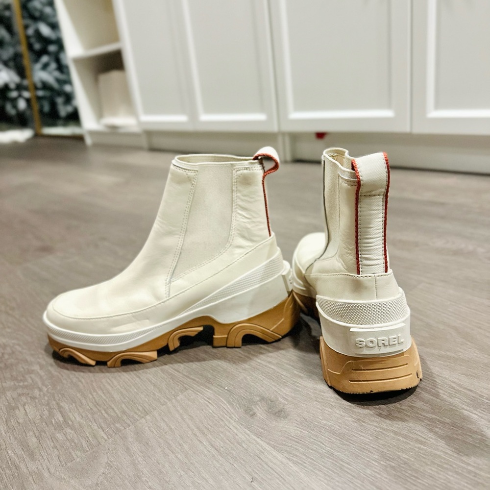 Sorel Women's White and Tan Winter Boots